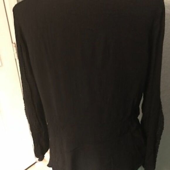 Daniel Rainn Black Open weave sleeve blouse - Picture 7 of 13